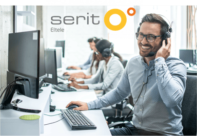Man at servicedesk with Serit logo